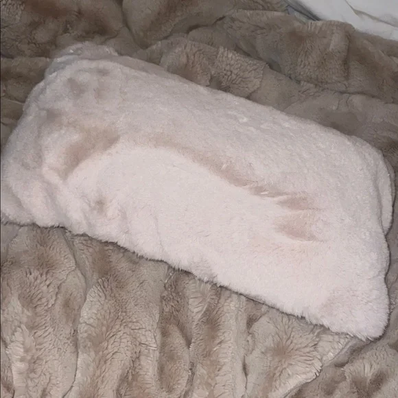 Faux Fur Pillow - Picture 1 of 1